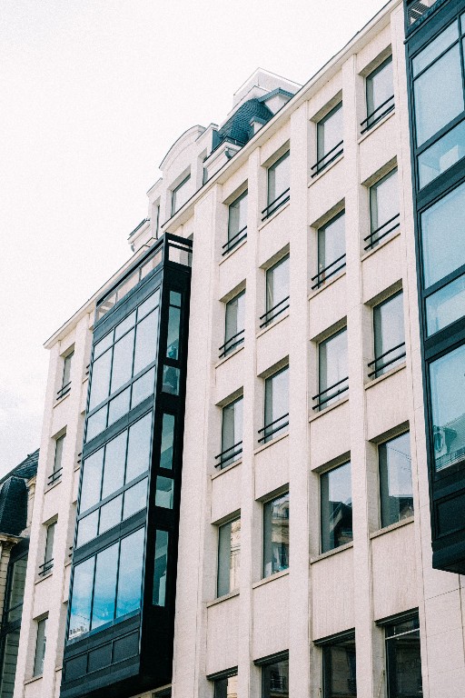 Gestion locative de bureaux et locaux commerciaux à Paris : étapes clés
